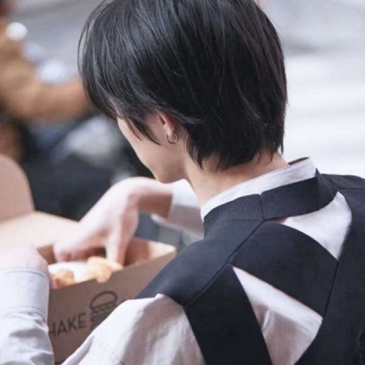 高清不明显情侣头像一男一女真人图片