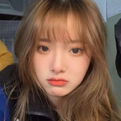 真人女生头像高清脸部特写