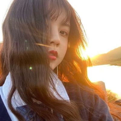 头像女生2021最火高冷霸气真人图片