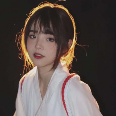 头像女生2021最火真人露脸高清图片