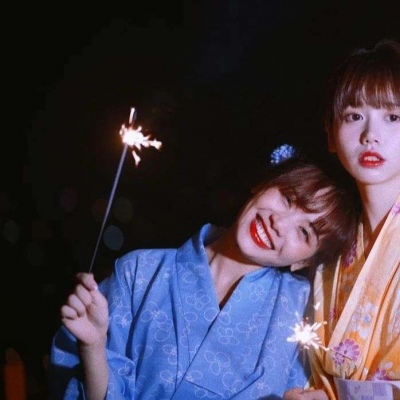 高清2021年最火的闺蜜头像真人版的头像图片