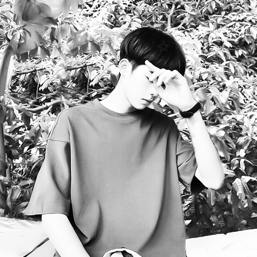 帅哥头像成熟稳重霸气黑白