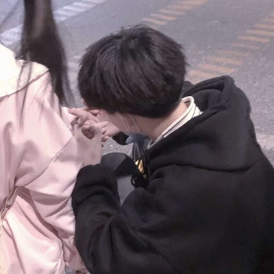 qq头像情侣亲密2021最新图片