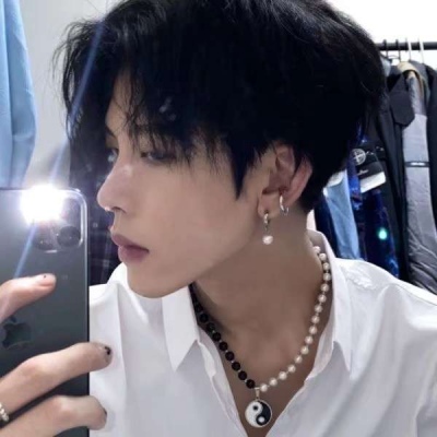 高清好看的酷帅的真人男头图片