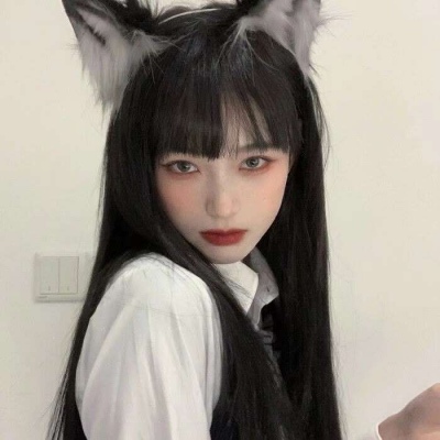 2021女生头像丧系真人