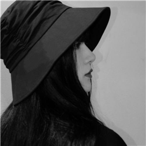 女生霸气头像黑白女王范