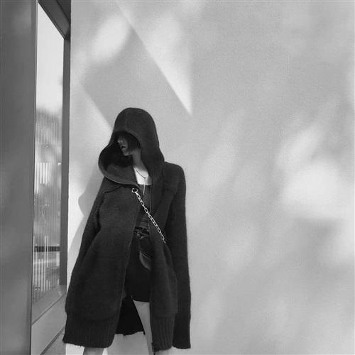 特别个性唯美伤感黑白女生头像