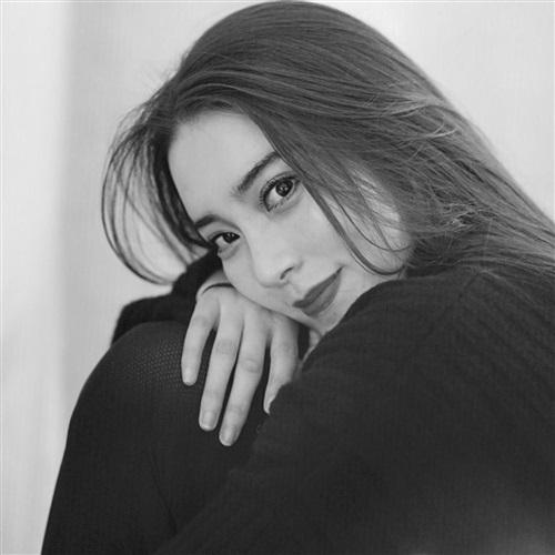 美女头像个性黑白图片