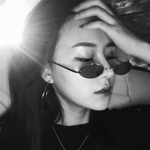 最新美女头像黑白