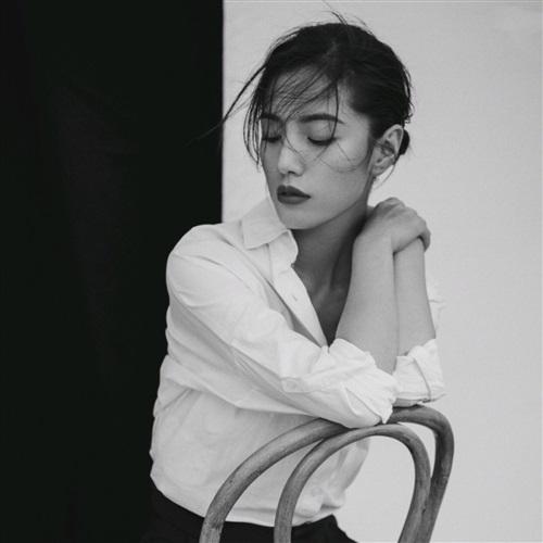 黑白图片美女头像