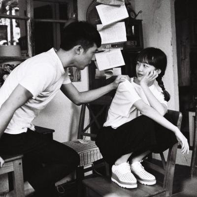 黑白情侣头像图片一男一女