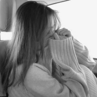 女生头像黑白高冷真人