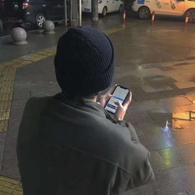 伤感头像男生心碎真人