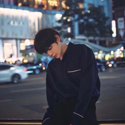 高清好看的侧脸唯美意境男生头像图片