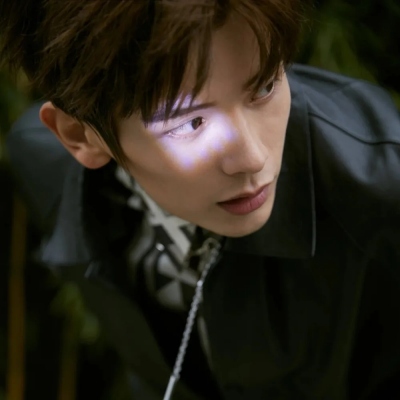 高清冷静低调帅气的男头图片