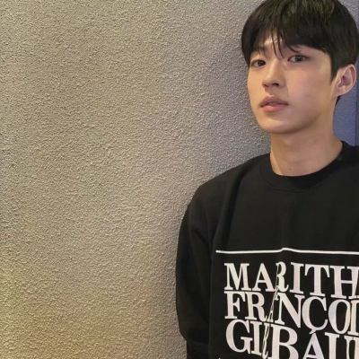 高清好看稀有的现实男头图片