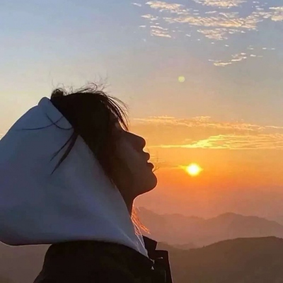 高清唯美的侧脸女头落日余晖图片,女生头像图片