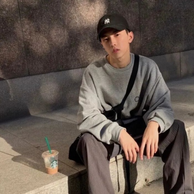 让人看到后心情变好的阳光男生头像