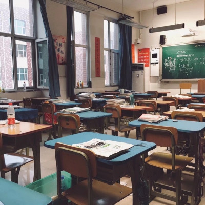 怀恋学生时代最美好的教室个性头像