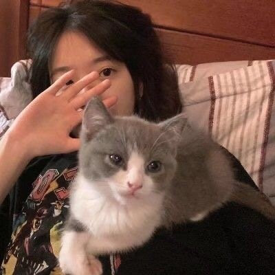 一组抱着猫的2021高颜值女生头像