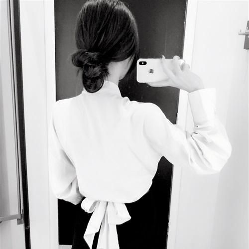 女生头像侧脸唯美长发黑白头像