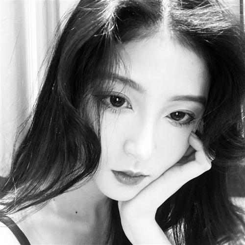 网络美女头像大全黑白