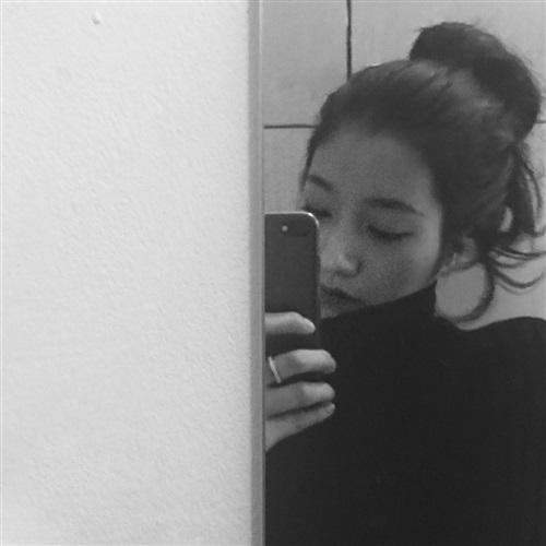 美女头像女高清黑白背影的侧面的