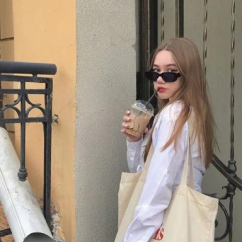 超拽欧美女生性感霸气头像