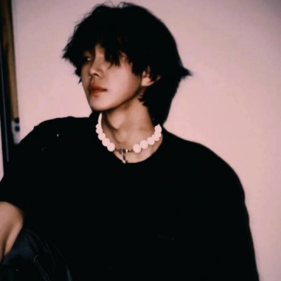 高清帅气的文艺头像男生成熟稳重简约图片