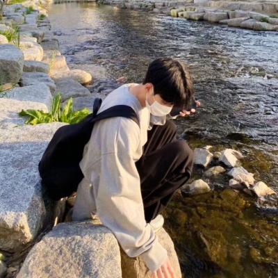 高清帅气的真人版头像男帅气侧脸图片,男生头像图片