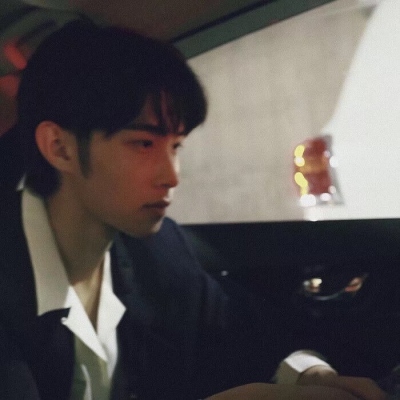 高清帅气的港风文艺复古男头像图片,男生头像图片