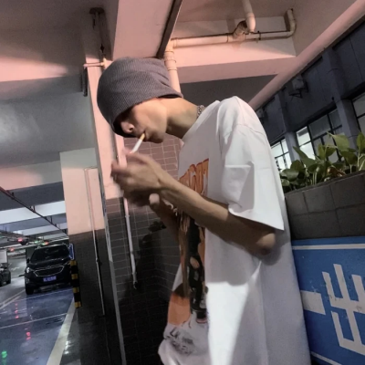 高清好看的男生头像高冷真人侧脸图片