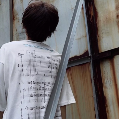 高清真人男头看不出来是网图的照片,男生头像图片