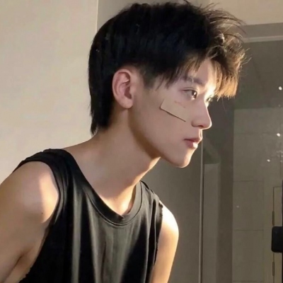 高清真人男头看不出来是网图的照片,男生头像图片