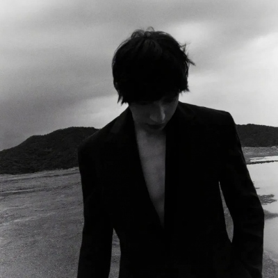 高清高冷高级感的头像男生专用图片