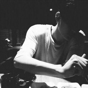 qq头像男生帅气超拽黑白高清图片