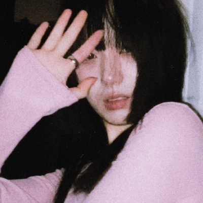 高清好看的情绪化女头像图片