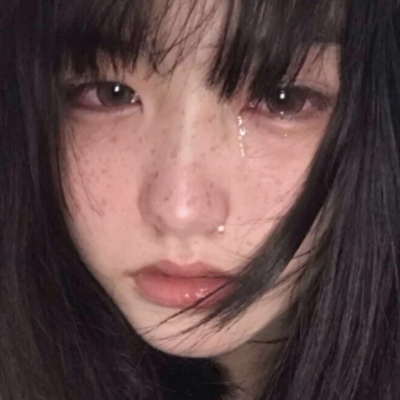 高清好看的情绪化女头像图片