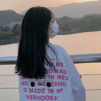 女生思念一个人的头像图片