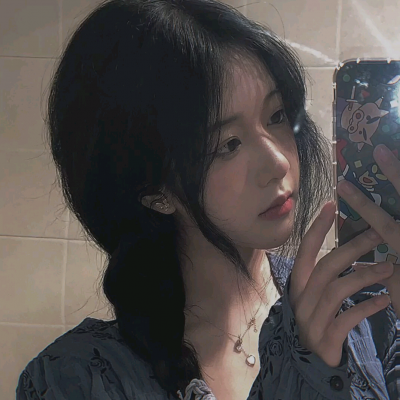 女生思念一个人的头像图片