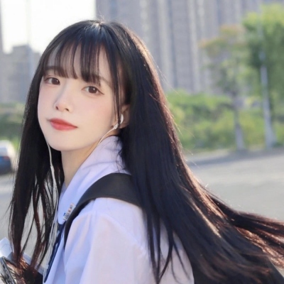 高清清纯的学院风女生头像甜美可爱图片