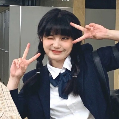 高清好看的女生真人网图头像可爱