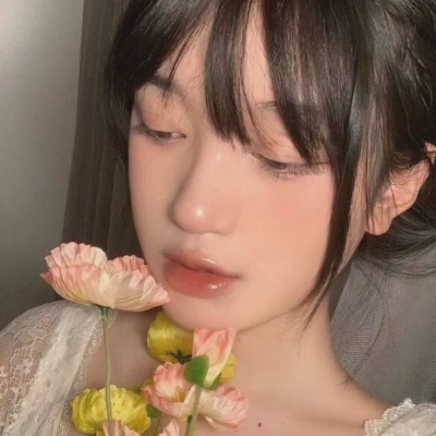 高清适合当网恋发的照片女生头像图片