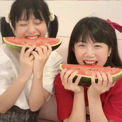 高清清凉清新的夏天闺蜜头像一左一右真人版