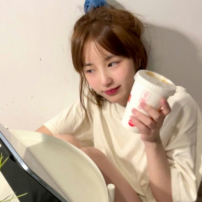 2021很有魅力的女网红真人头像图片合