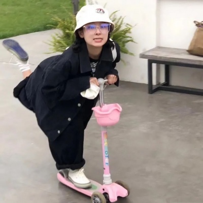 搞怪的女生头像沙雕憨憨可爱高清图片