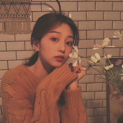 高清女生高级小众的头像图片