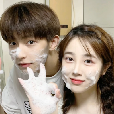 2021很幸福的yy情侣头像真人