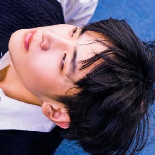 艺术气息的男生头像