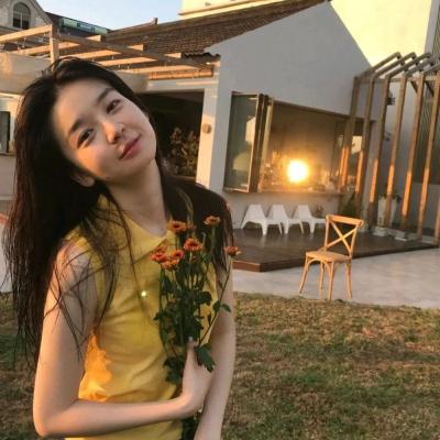 2021夏季温柔治愈系女生头像